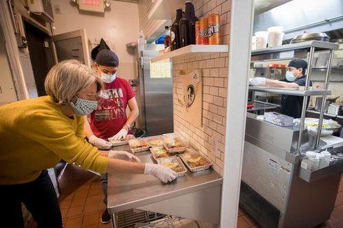 美國豬肉加工廠驚現大規模聚集感染，保齡球活動成疫情傳播關鍵點